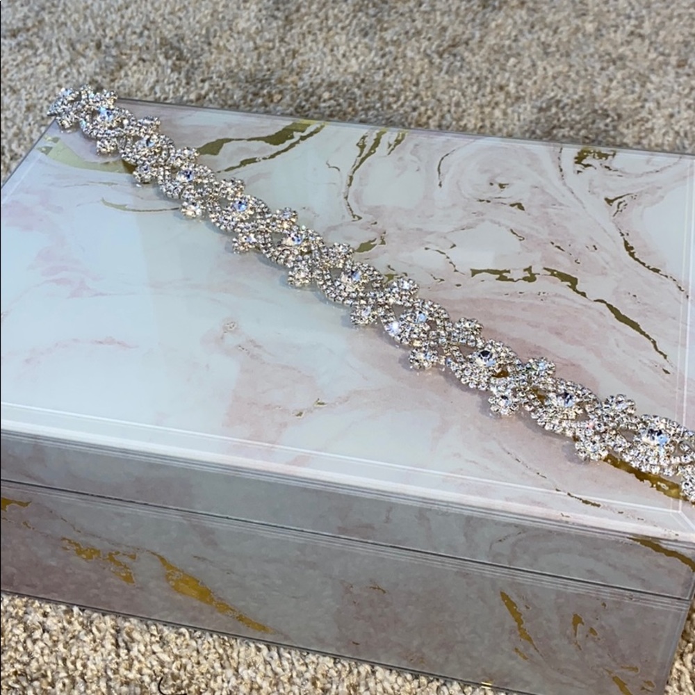 crystal chocker